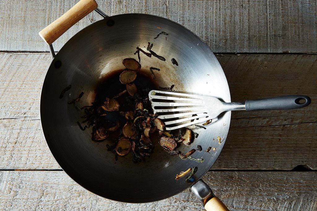 How to Season a Carbon Steel Wok (8 Easy Steps!)