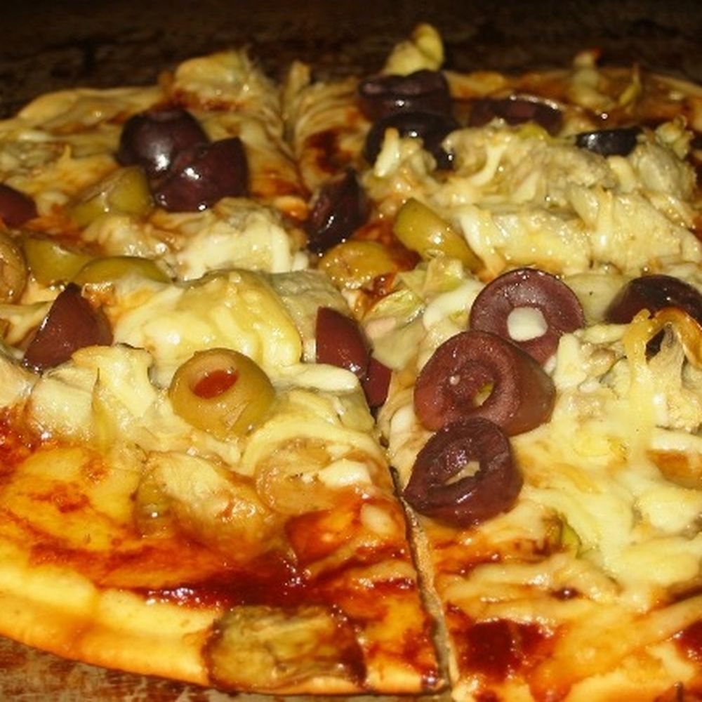grilled olive pizza