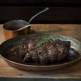 rosemary crusted beef tenderloin with port wine by Frieda