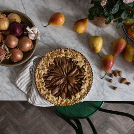 Pies, tarts & tartlets by Anne-Marie
