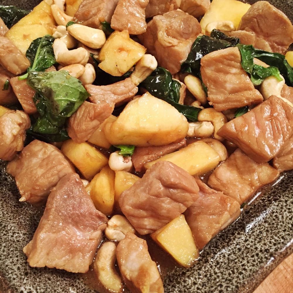 pineapple basil chicken with roasted cashews